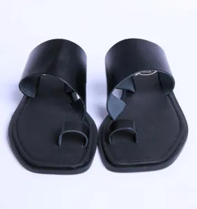 TOE STRAP SANDAL-BLACK