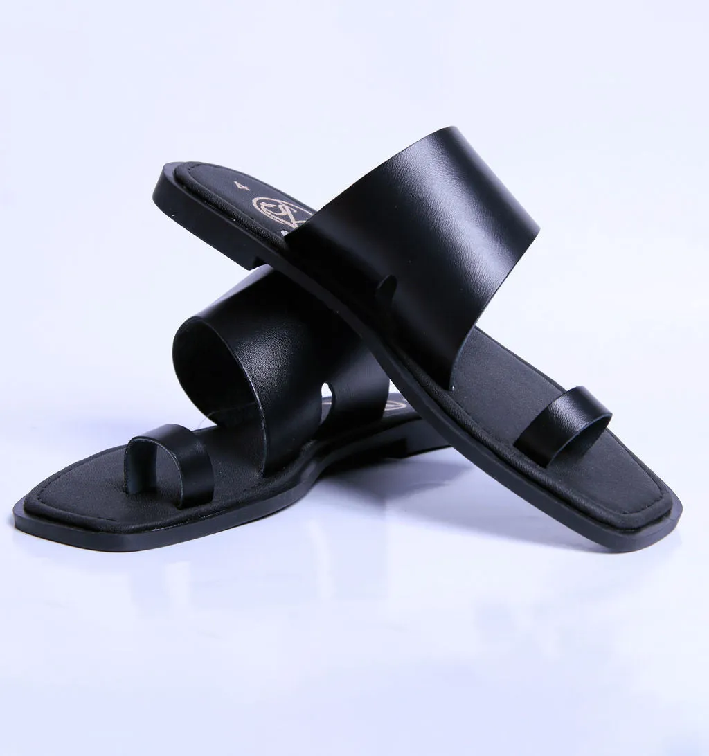 TOE STRAP SANDAL-BLACK